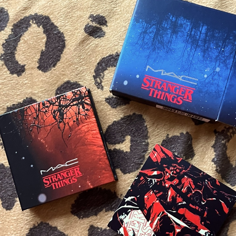 Stranger Things MAC blush “He Likes It Cold” powder blush NIB